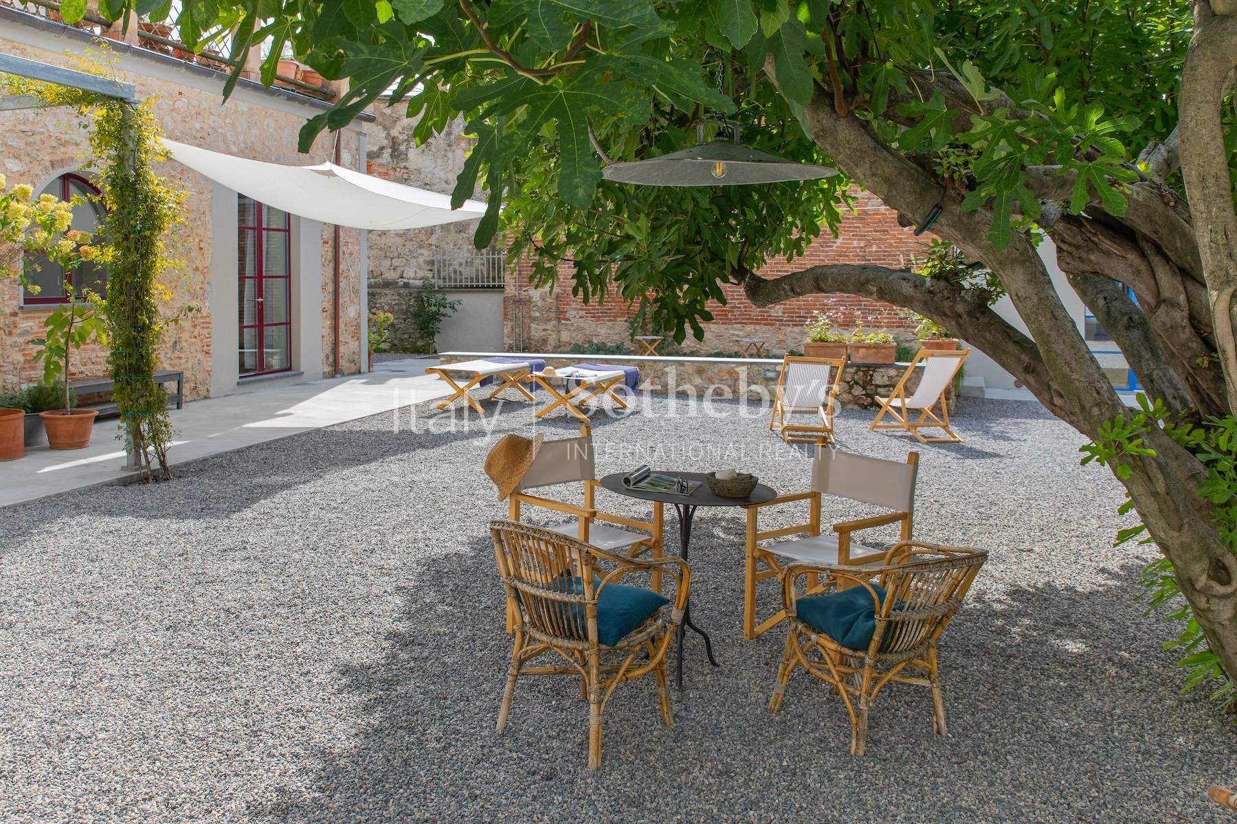 Eleganza contemporanea e tradizione artistica a Pietrasanta - 2