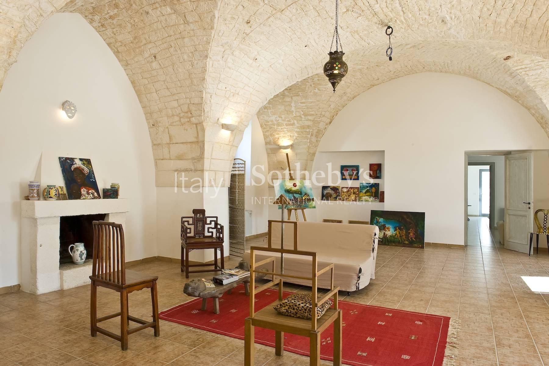 Antica masseria con ulivi e piscina - 5