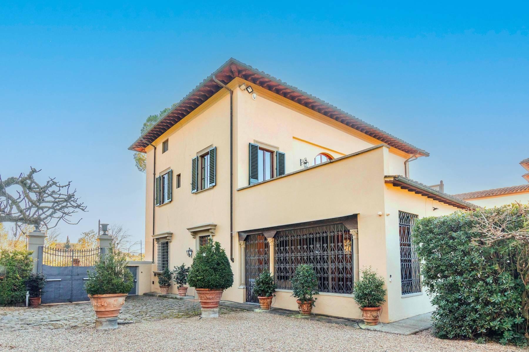 Splendida villa con piscina sulla collina di Fiesole - 1