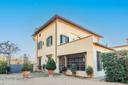 Splendida villa con piscina sulla collina di Fiesole, in affitto, Firenze | Sotheby’s Realty Italy - 1