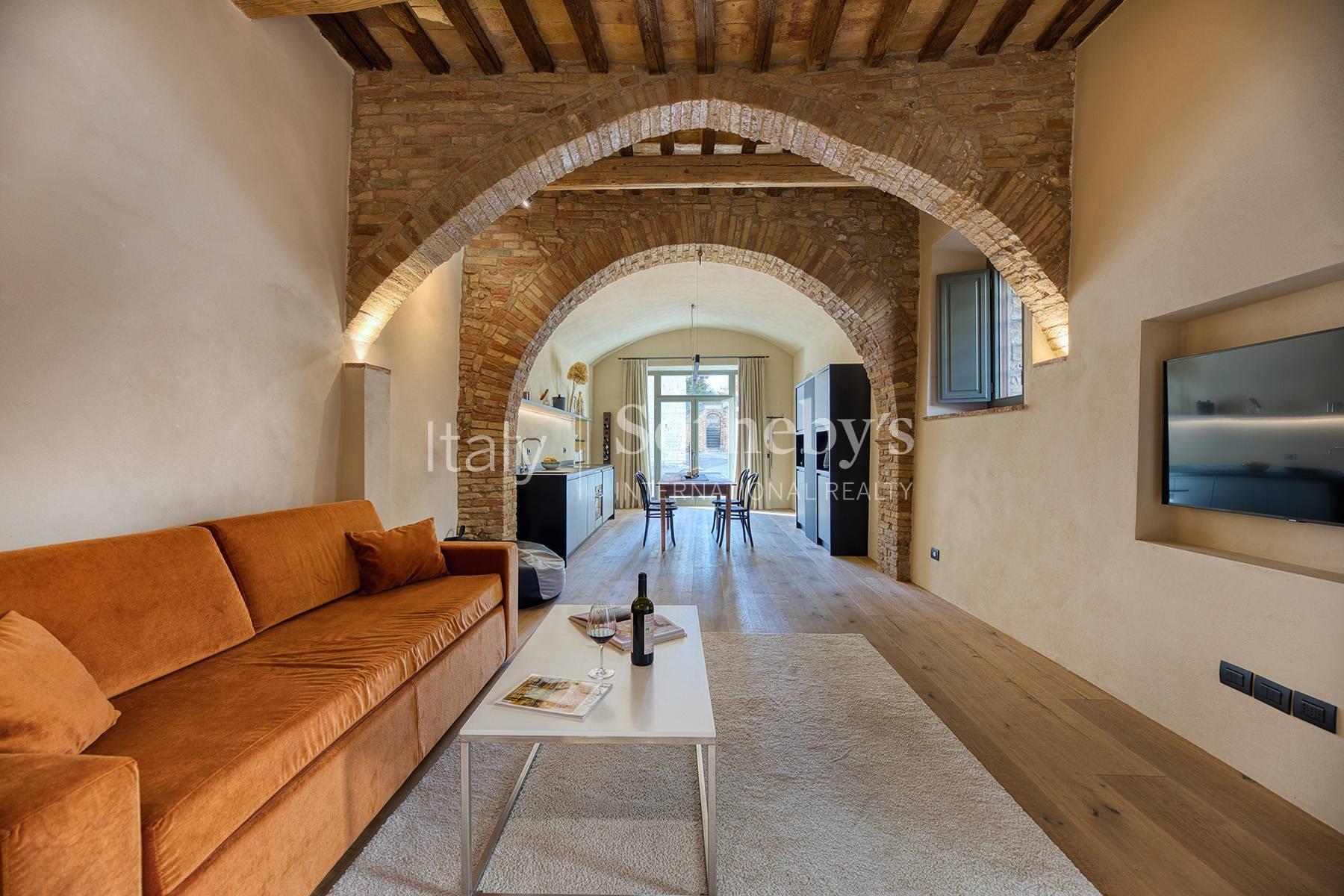 Appartamento restaurato nel cuore di San Quirico d'Orcia, in vendita, San Quirico d'Orcia | Sotheby’s Realty Italy - 3