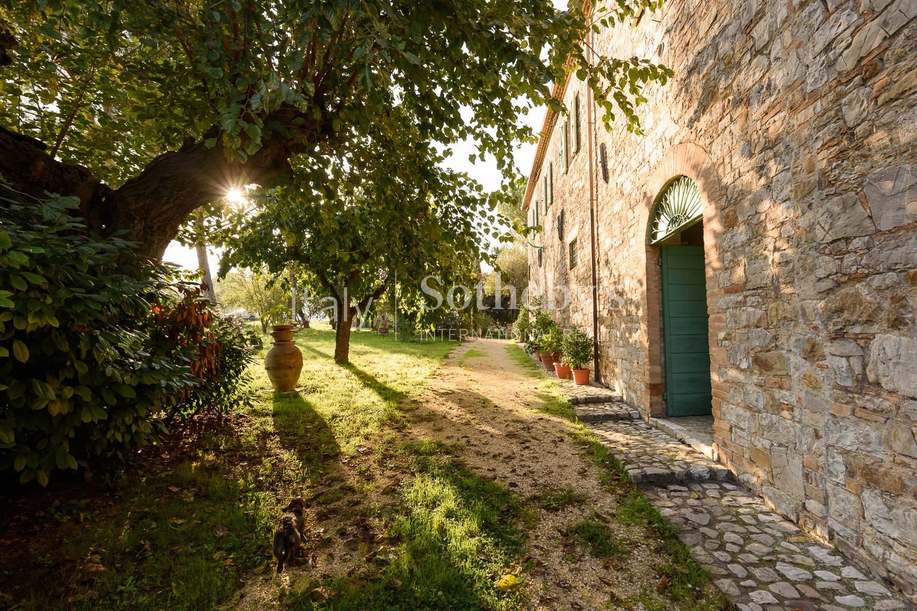 Elegante casale nel borgo medievale con vista su Todi - 5