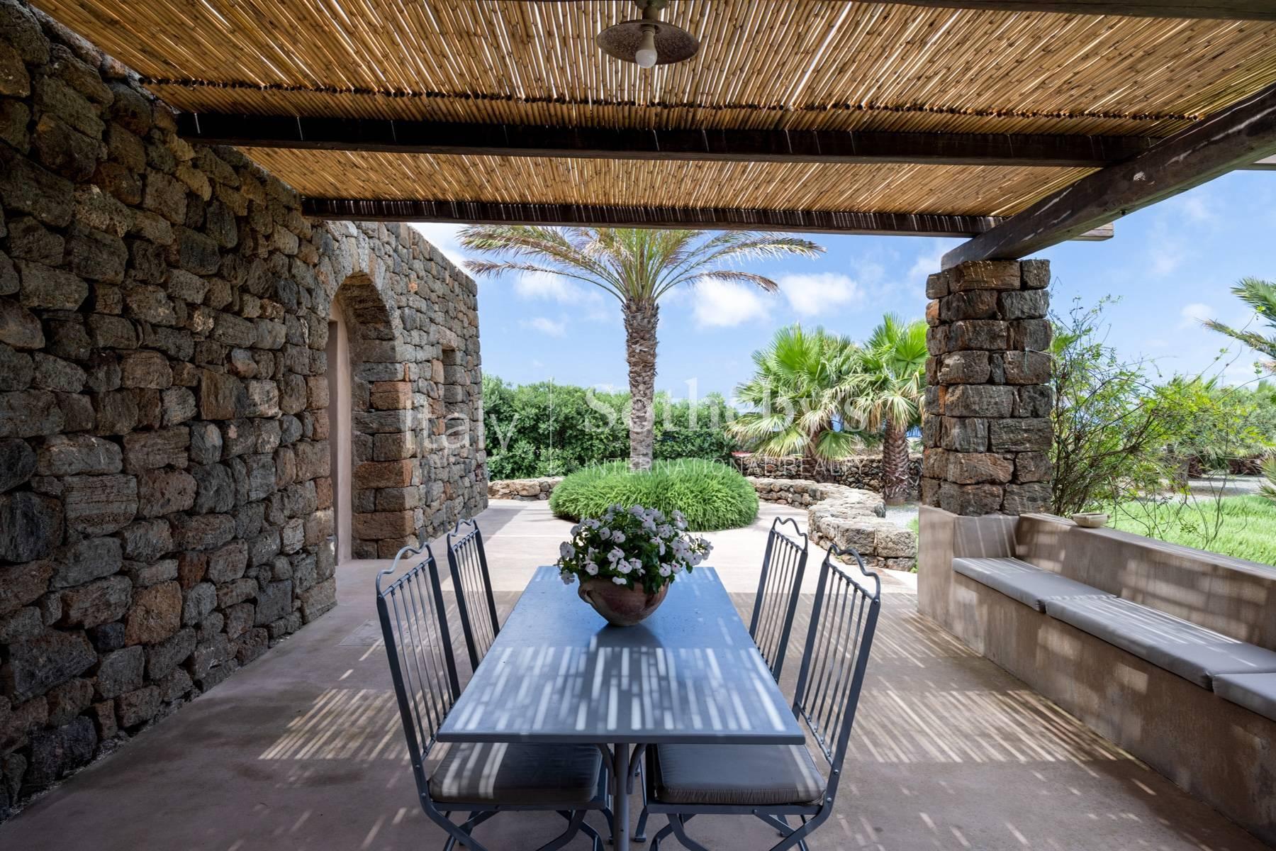 Palazzo storico con piscina e dammusi, in vendita, Pantelleria | Sotheby’s Realty Italy - 16