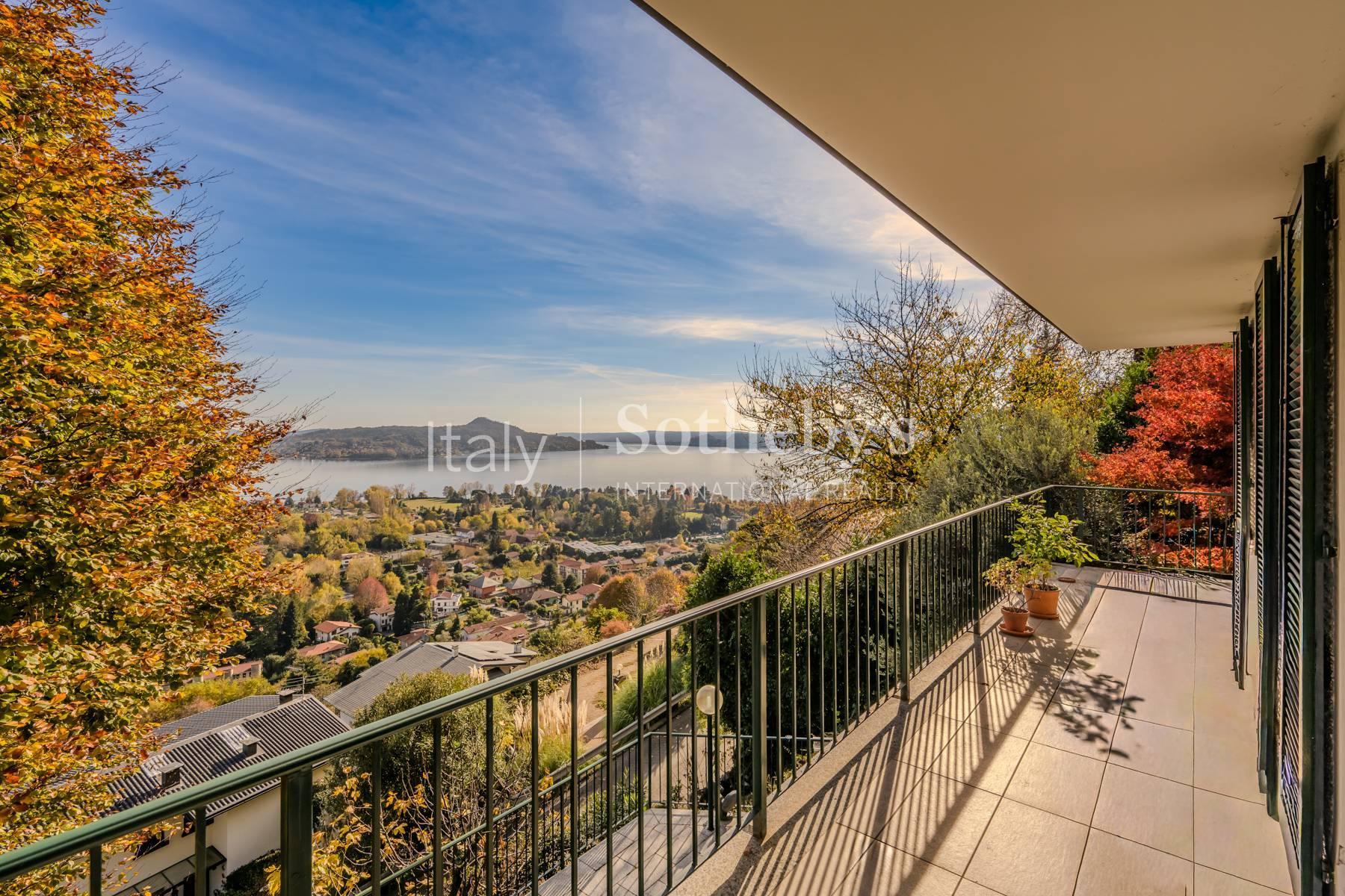 Villa con vista lago e chalet indipendente, in vendita, Lesa | Sotheby’s Realty Italy - 11