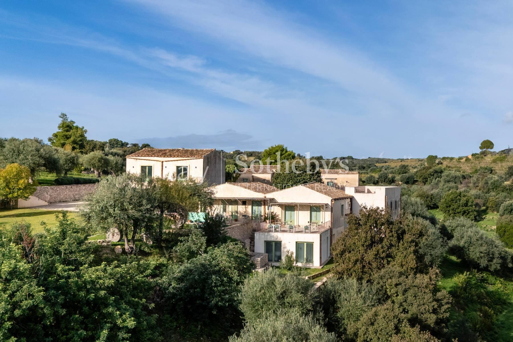 Antico baglio siciliano ristrutturato con vista su Noto - 4