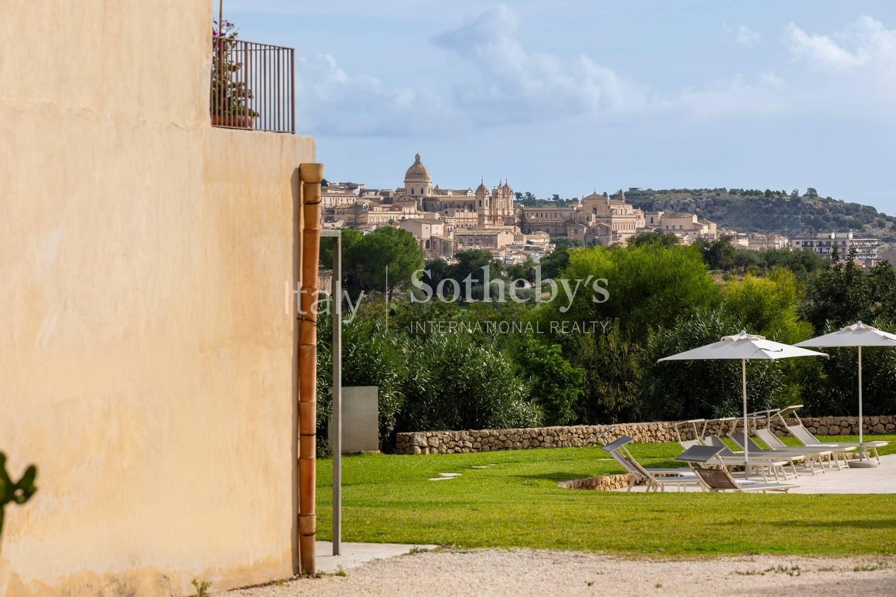 Antico baglio siciliano ristrutturato con vista su Noto, in vendita, Noto | Sotheby’s Realty Italy - 15