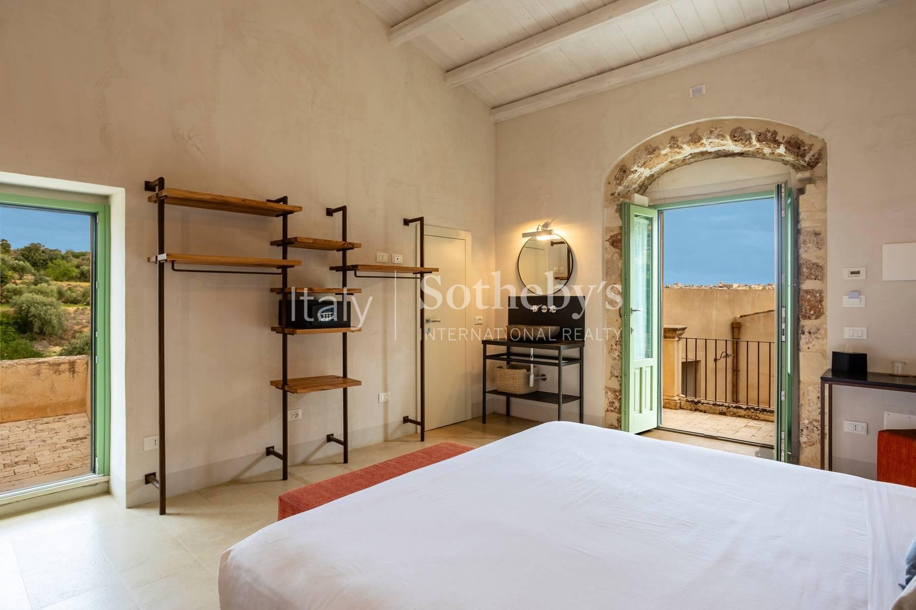 Antico baglio siciliano ristrutturato con vista su Noto, in vendita, Noto | Sotheby’s Realty Italy - 13
