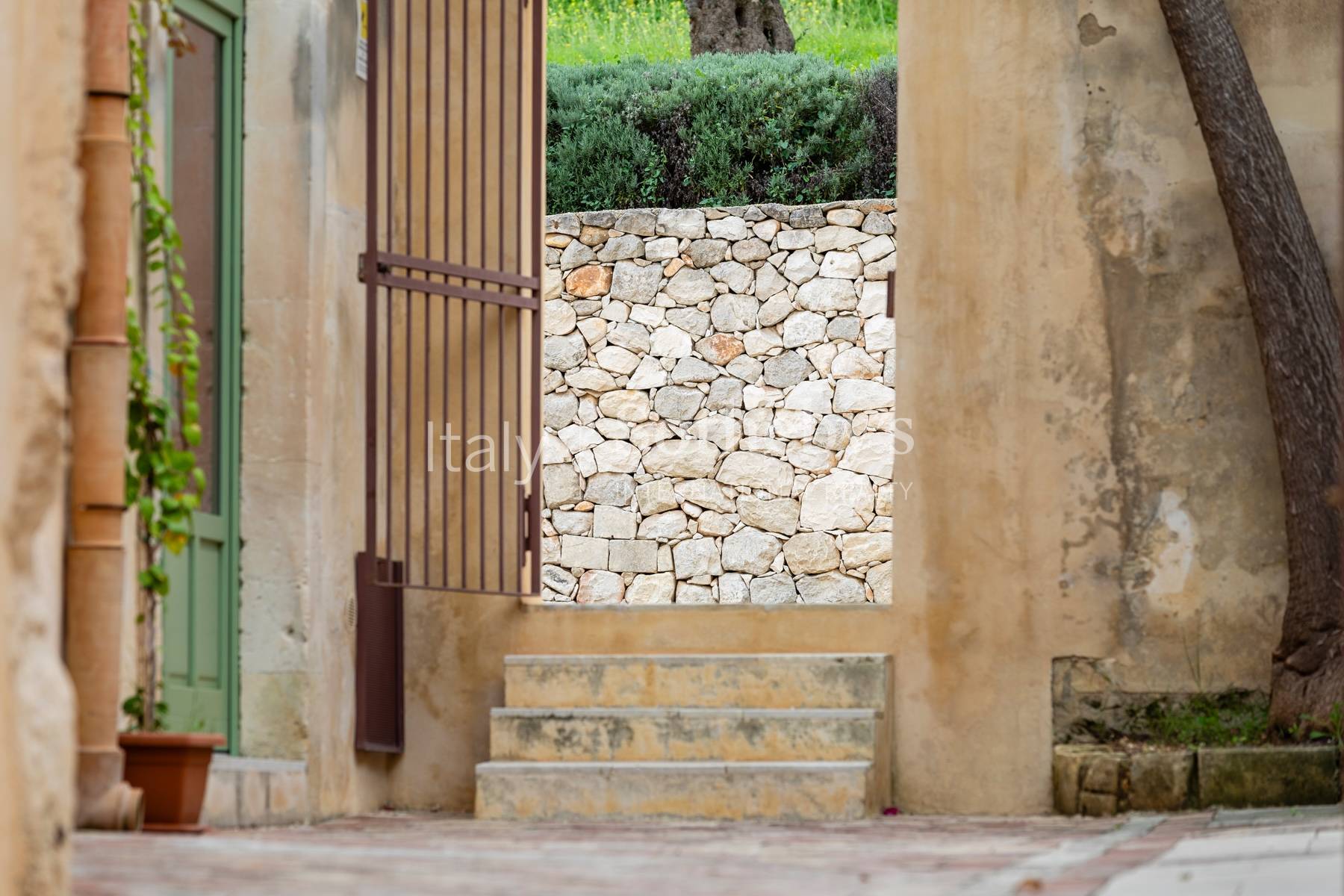 Antico baglio siciliano ristrutturato con vista su Noto, in vendita, Noto | Sotheby’s Realty Italy - 20