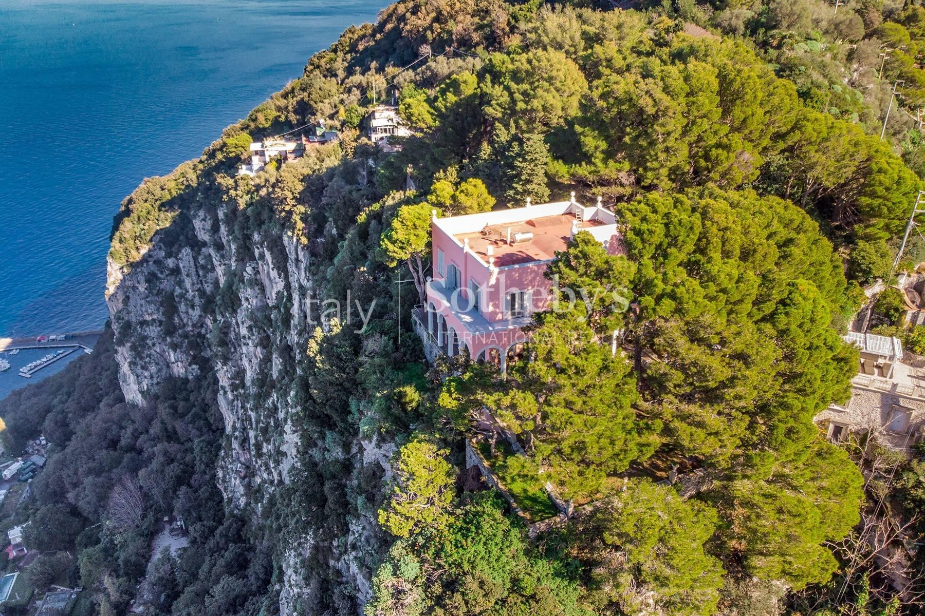 Monumentale dimora a picco sul mare di Capri - 3