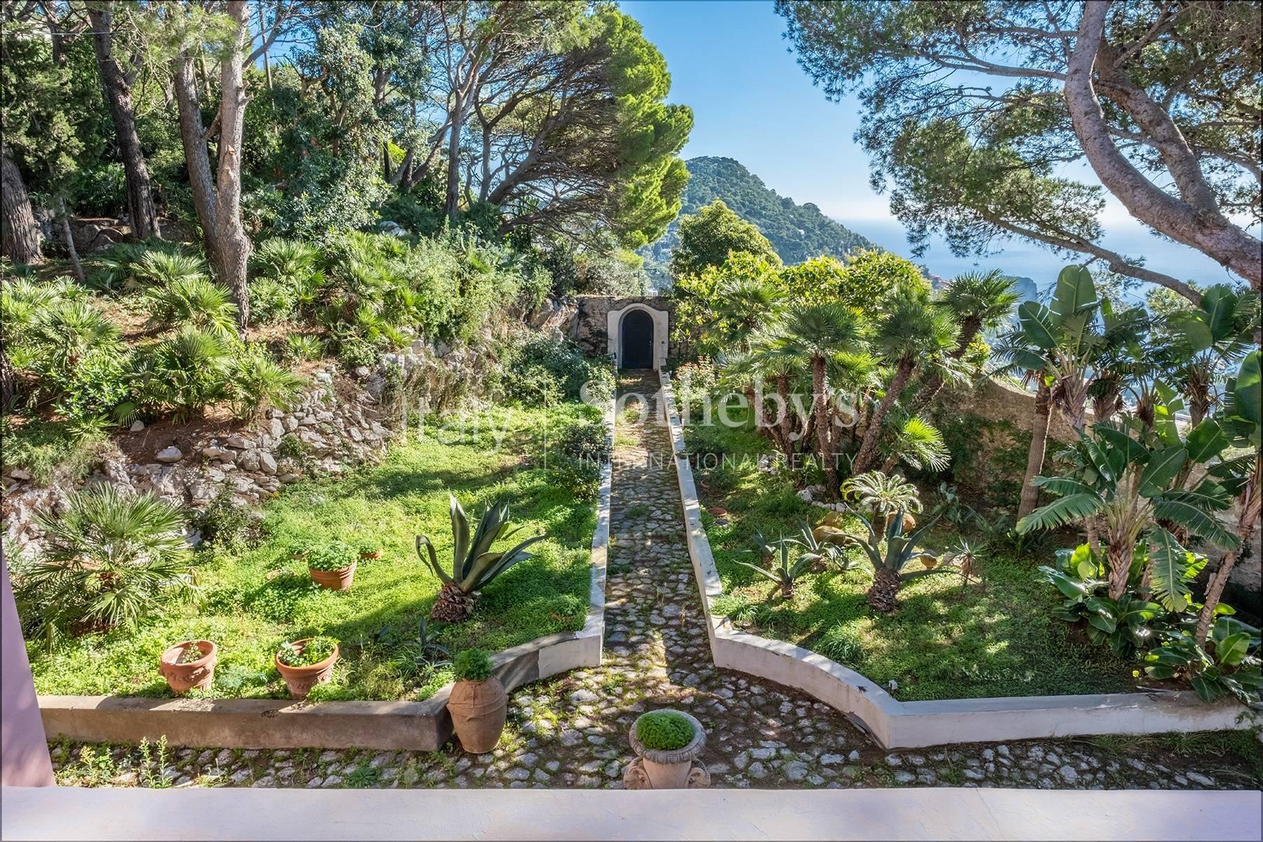 Monumentale dimora a picco sul mare di Capri - 8