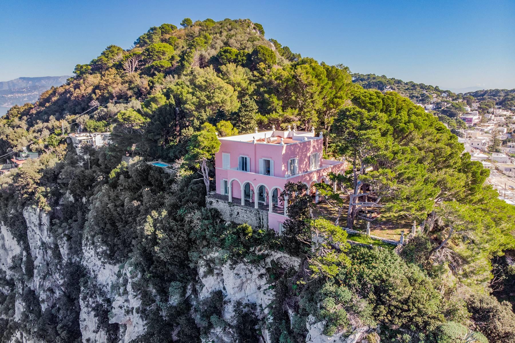 Monumentale dimora a picco sul mare di Capri - 1