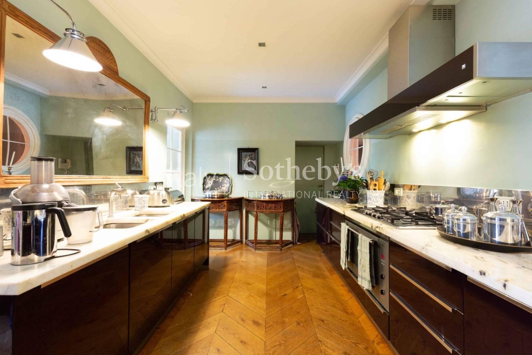 Appartamento di prestigio con salone affrescato - 8