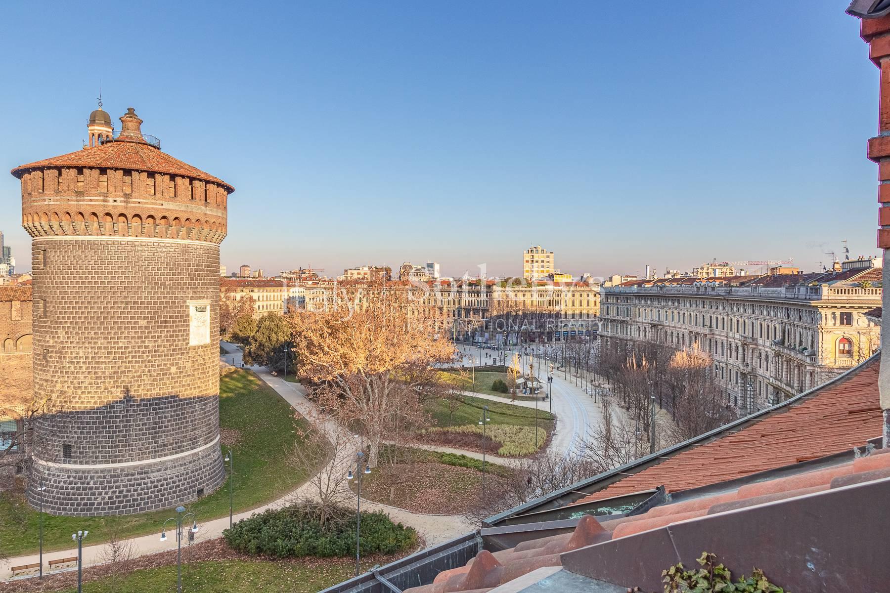 Attico di charme con vista su Piazza Castello, in vendita, Milano | Sotheby’s Realty Italy - 11