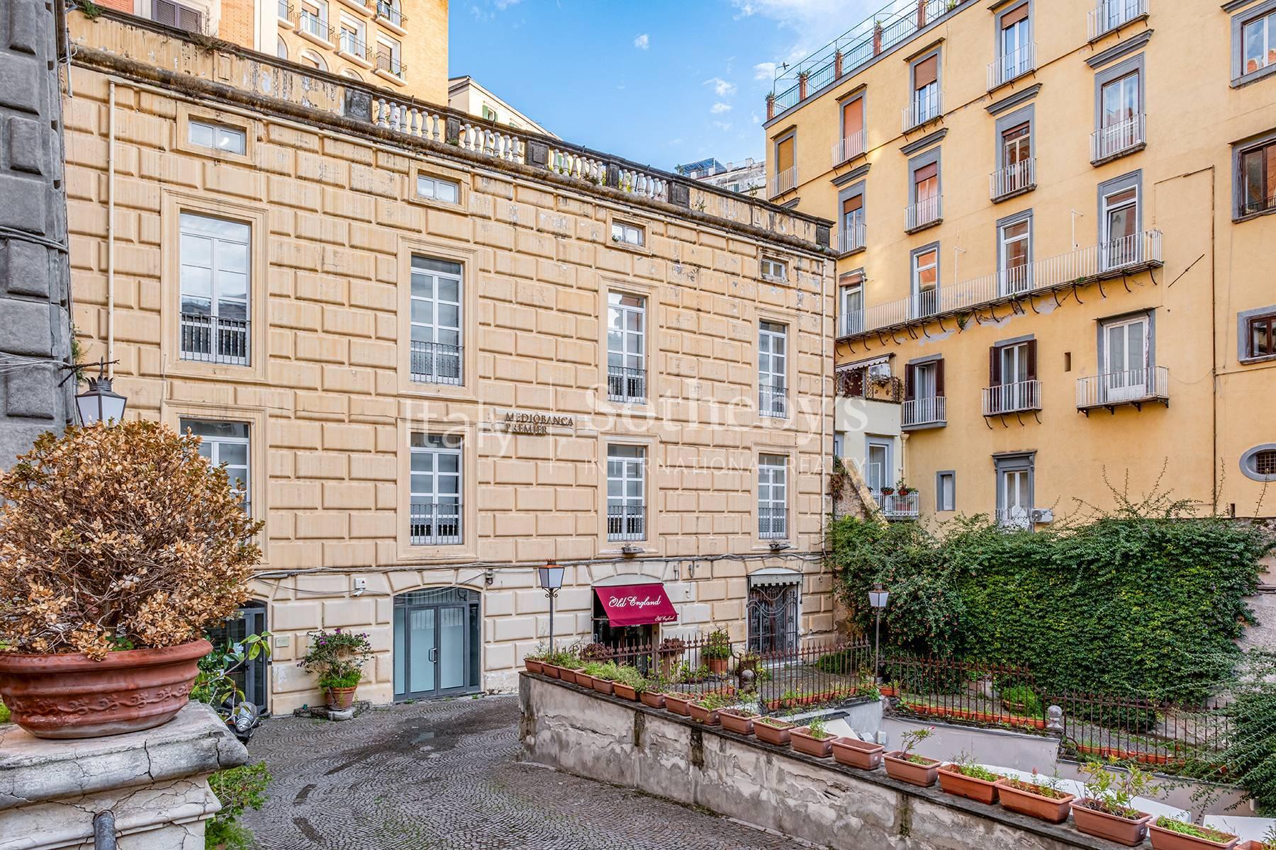 Affascinante palazzetto nel cuore di Chiaia - 5