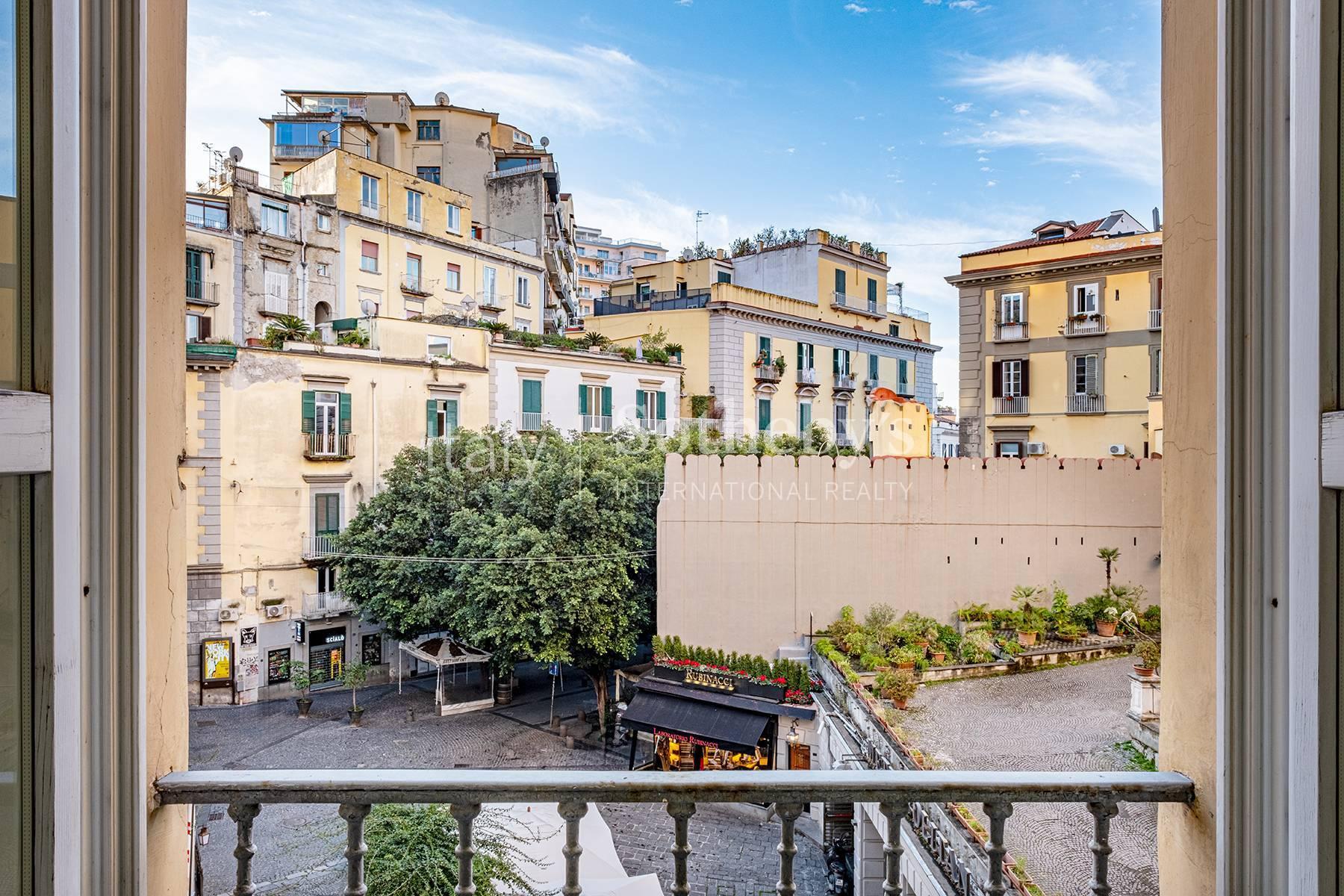 Affascinante palazzetto nel cuore di Chiaia - 2