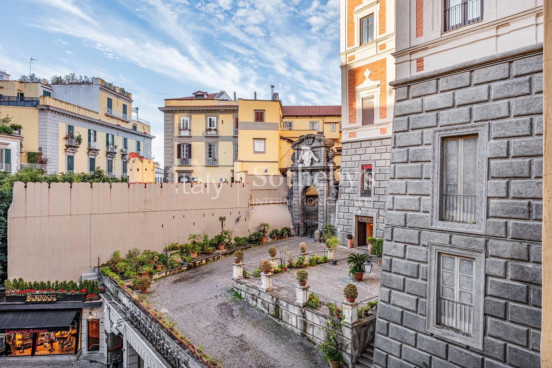 Affascinante palazzetto nel cuore di Chiaia - 6