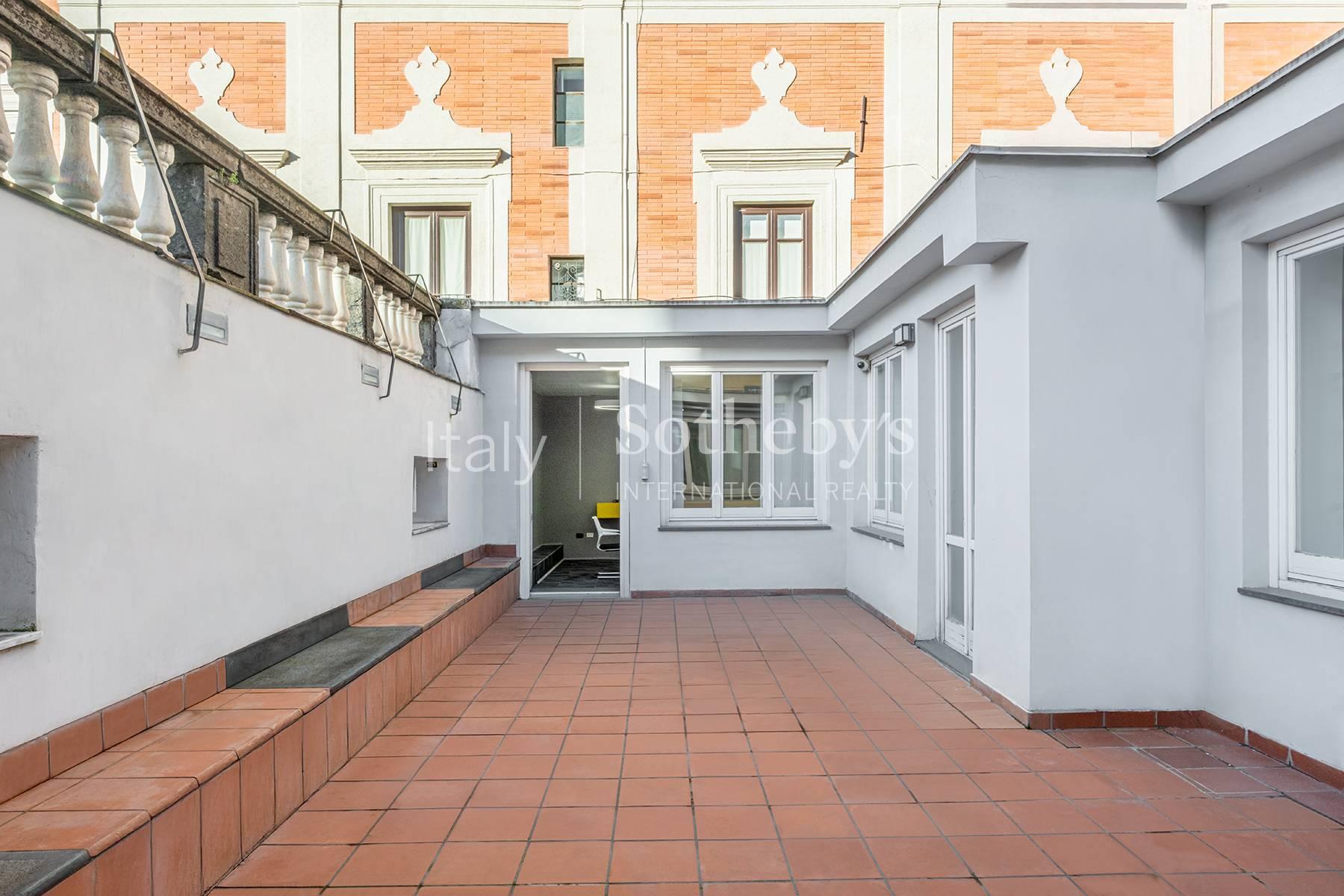 Affascinante palazzetto nel cuore di Chiaia - 3