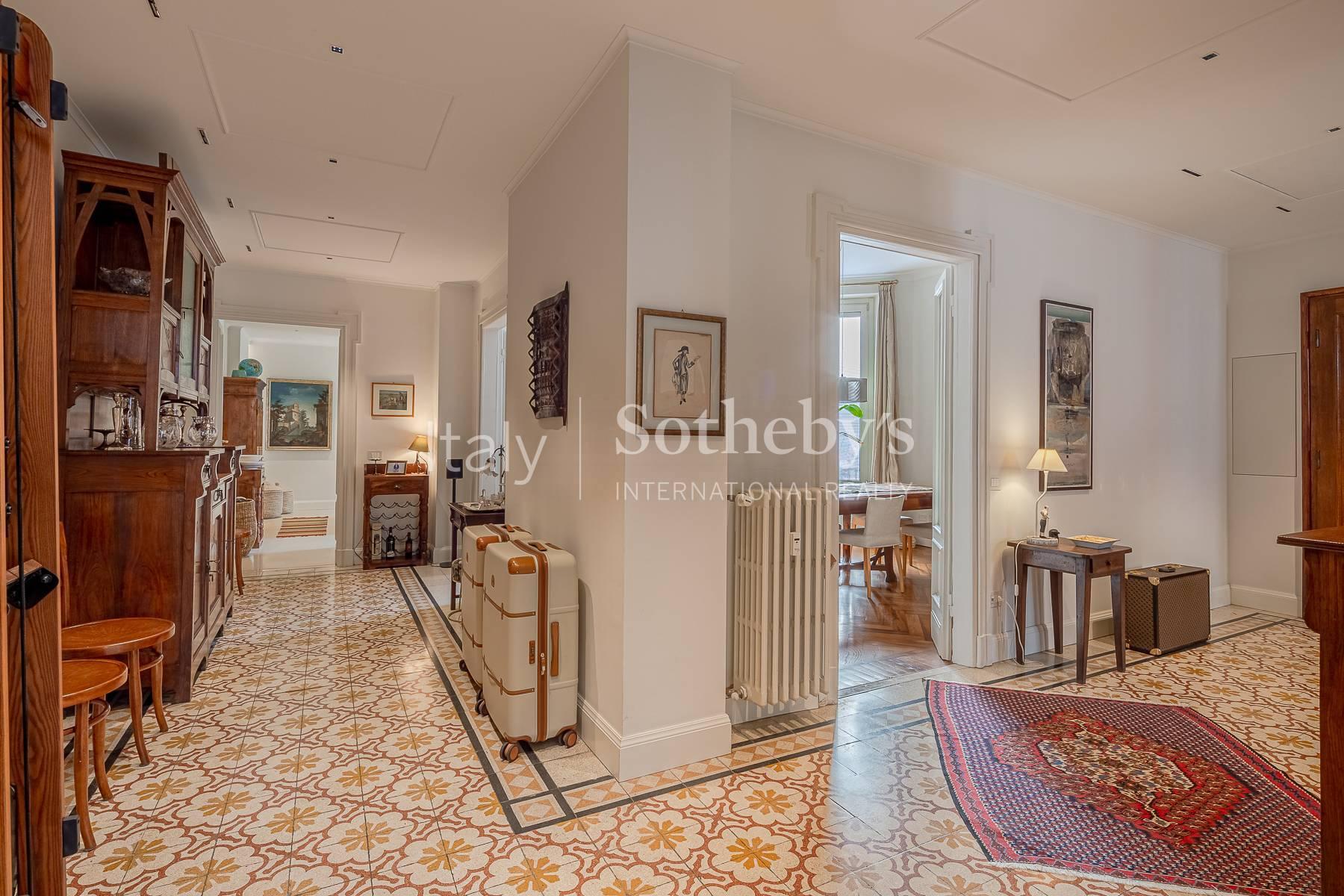 Luminoso appartamento ristrutturato in palazzo d'epoca, in vendita, Milano | Sotheby’s Realty Italy - 14