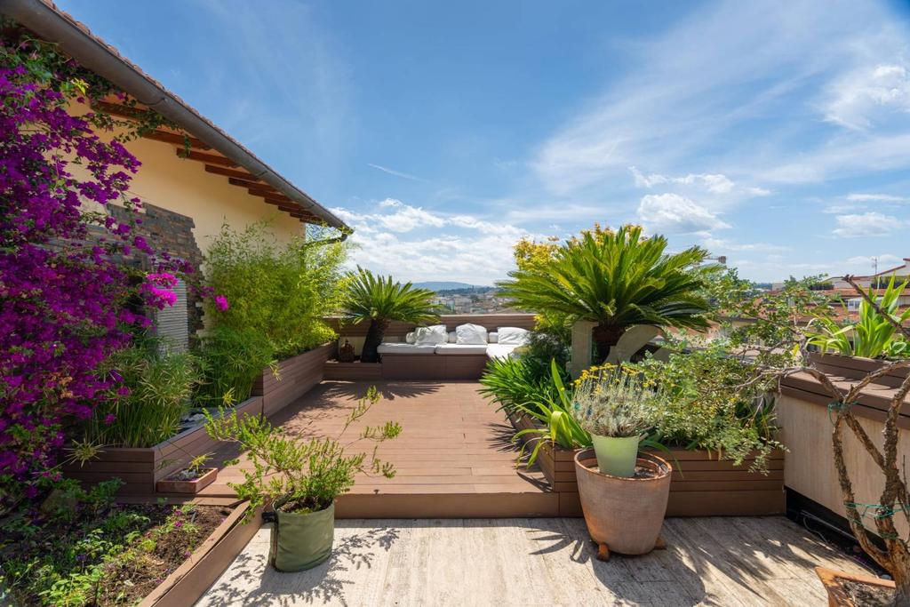 Curated visual reference: Visual Reference: Penthouse With A Breathtaking Terrace Overlooking Florence