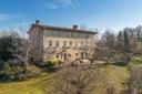 Affascinante casale immerso tra i vigneti, in vendita, Cenate Sopra | Sotheby’s Realty Italy - 2