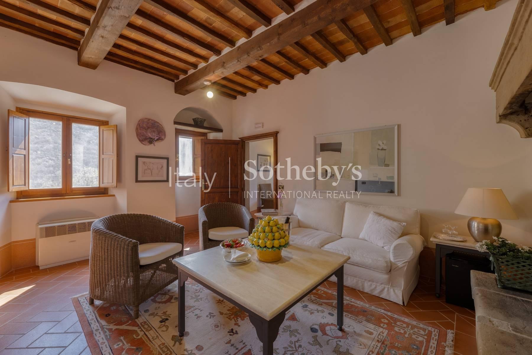 Incantevole borgo con chiesa nelle colline di Castiglion Fiorentino, in vendita, Castiglion Fiorentino | Sotheby’s Realty Italy - 7