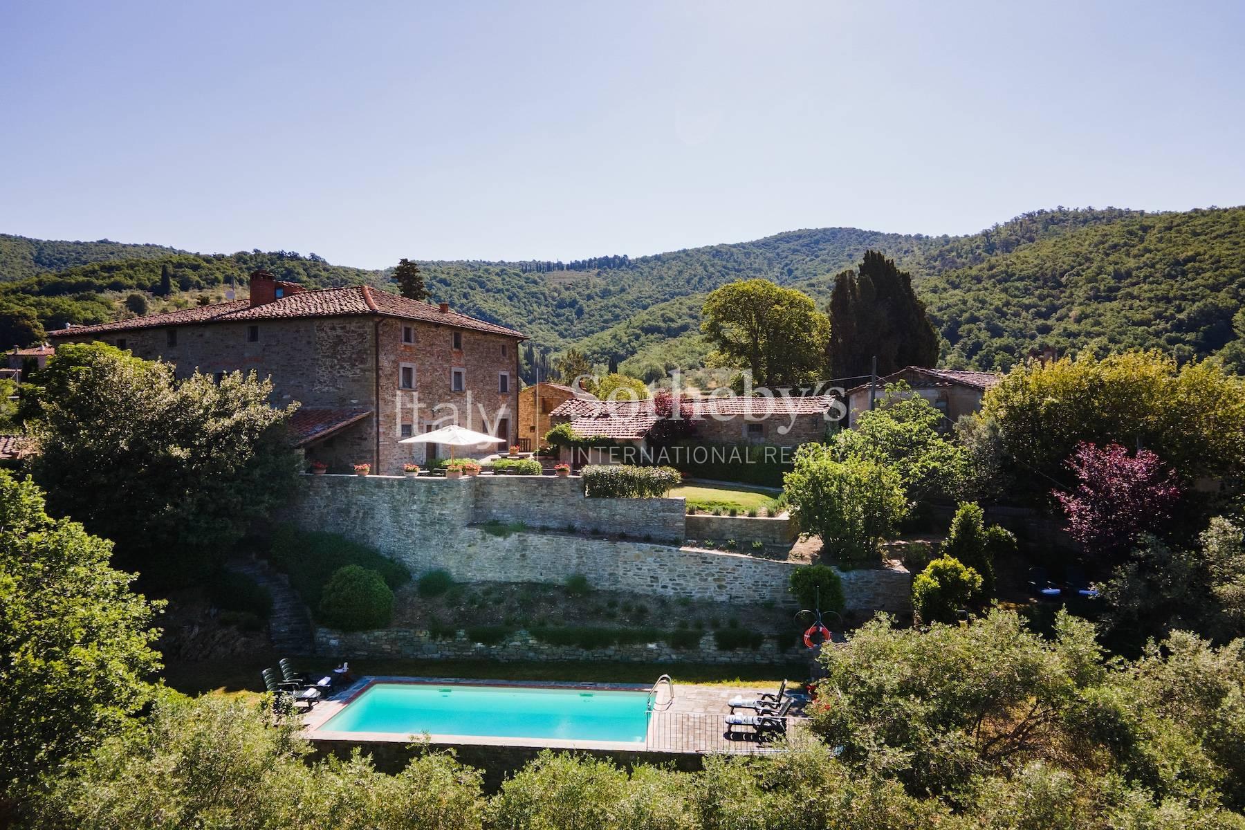 Incantevole borgo con chiesa nelle colline di Castiglion Fiorentino, in vendita, Castiglion Fiorentino | Sotheby’s Realty Italy - 2