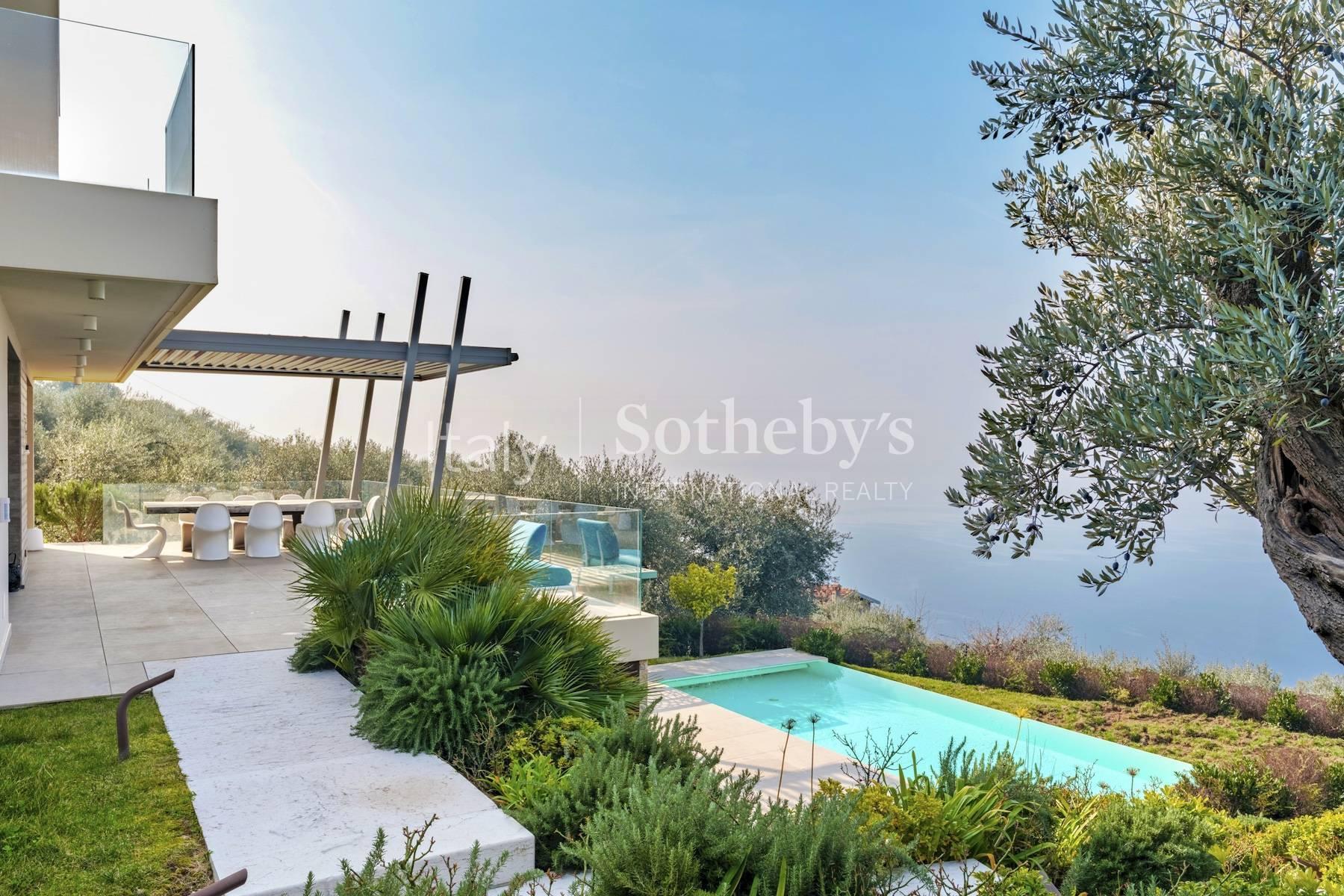 Splendida villa con vista sul Lago di Garda e piscina a sfioro, in vendita, Torri del Benaco | Sotheby’s Realty Italy - 19