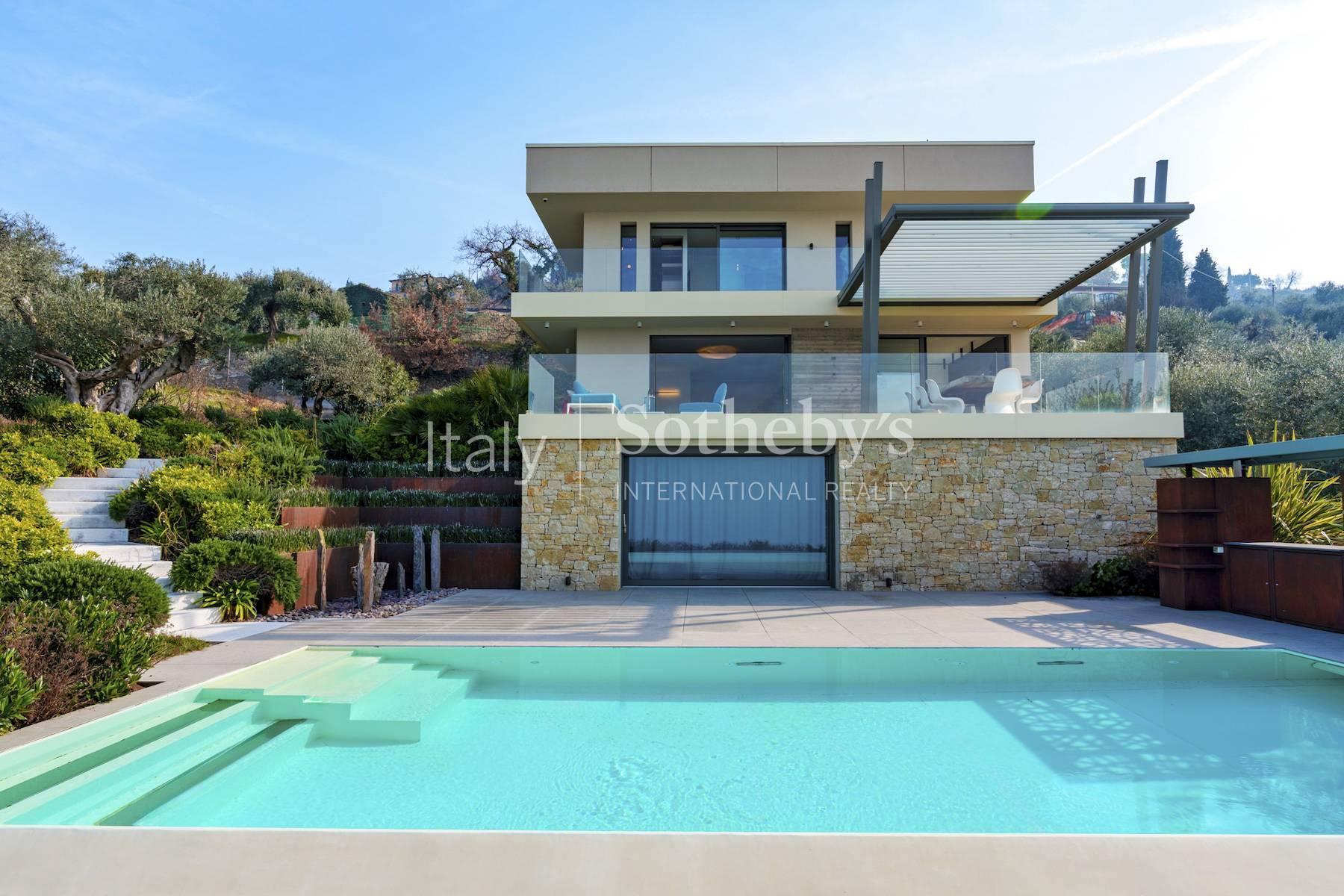 Splendida villa con vista sul Lago di Garda e piscina a sfioro, in vendita, Torri del Benaco | Sotheby’s Realty Italy - 22