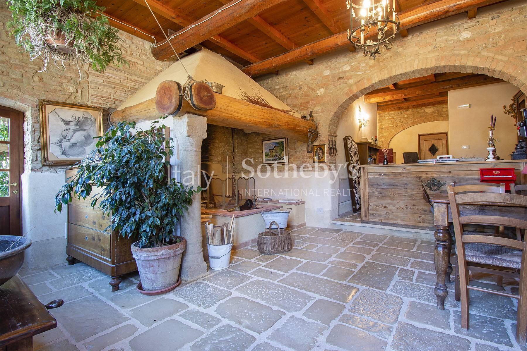 Piccolo borgo ristrutturato nel cuore del Chianti - 4