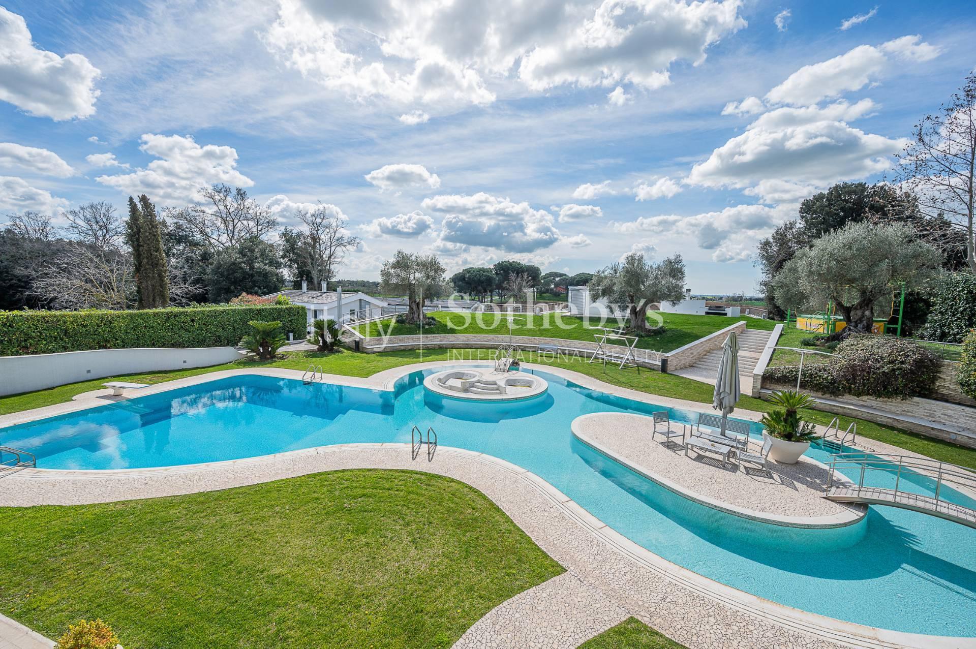 Exclusive villa in Olgiata with private swimming pool - 4