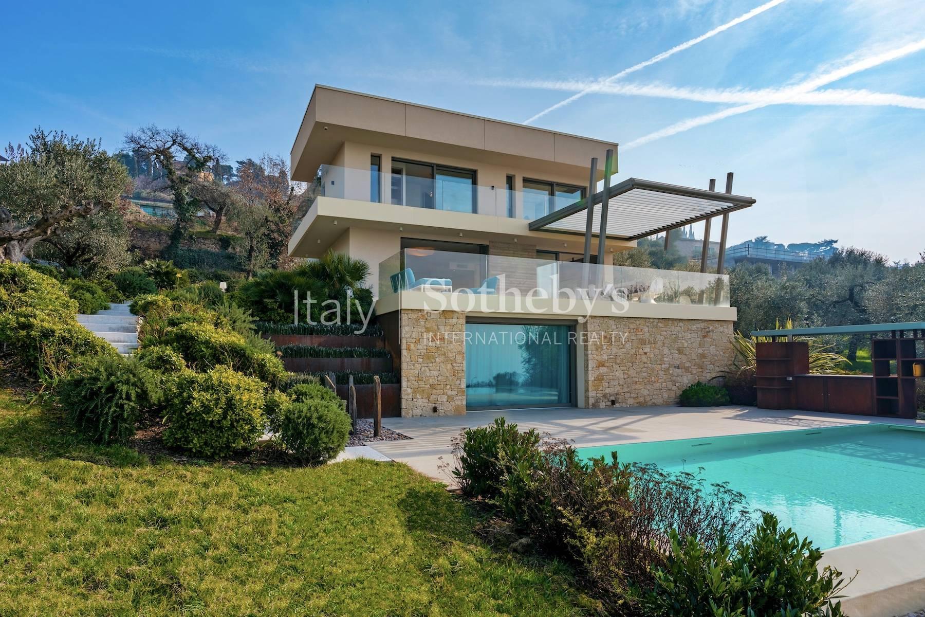 Splendida villa con vista sul Lago di Garda e piscina a sfioro, in vendita, Torri del Benaco | Sotheby’s Realty Italy - 23