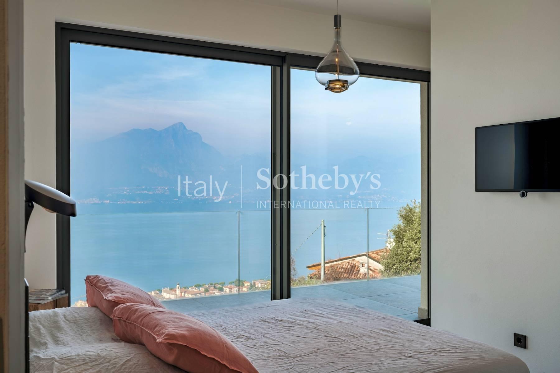 Splendida villa con vista sul Lago di Garda e piscina a sfioro, in vendita, Torri del Benaco | Sotheby’s Realty Italy - 12