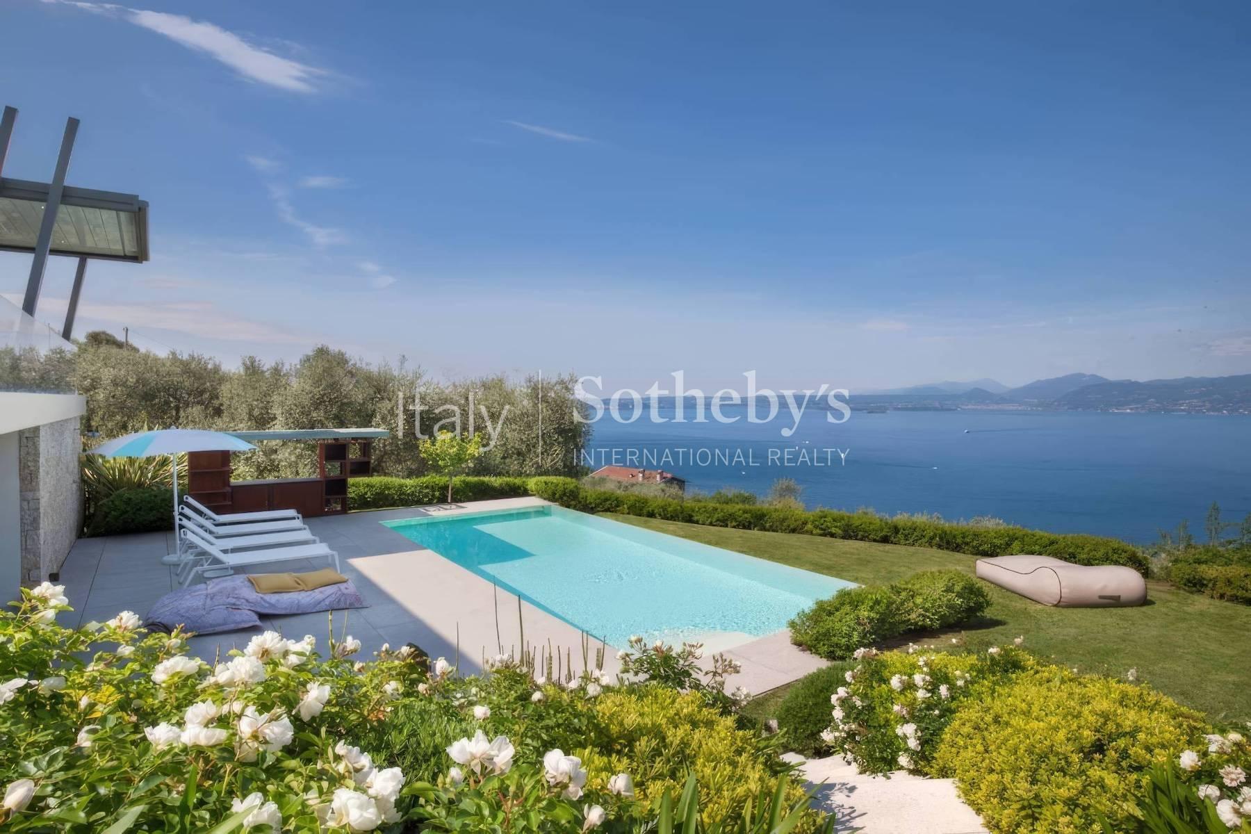 Splendida villa con vista sul Lago di Garda e piscina a sfioro, in vendita, Torri del Benaco | Sotheby’s Realty Italy - 20