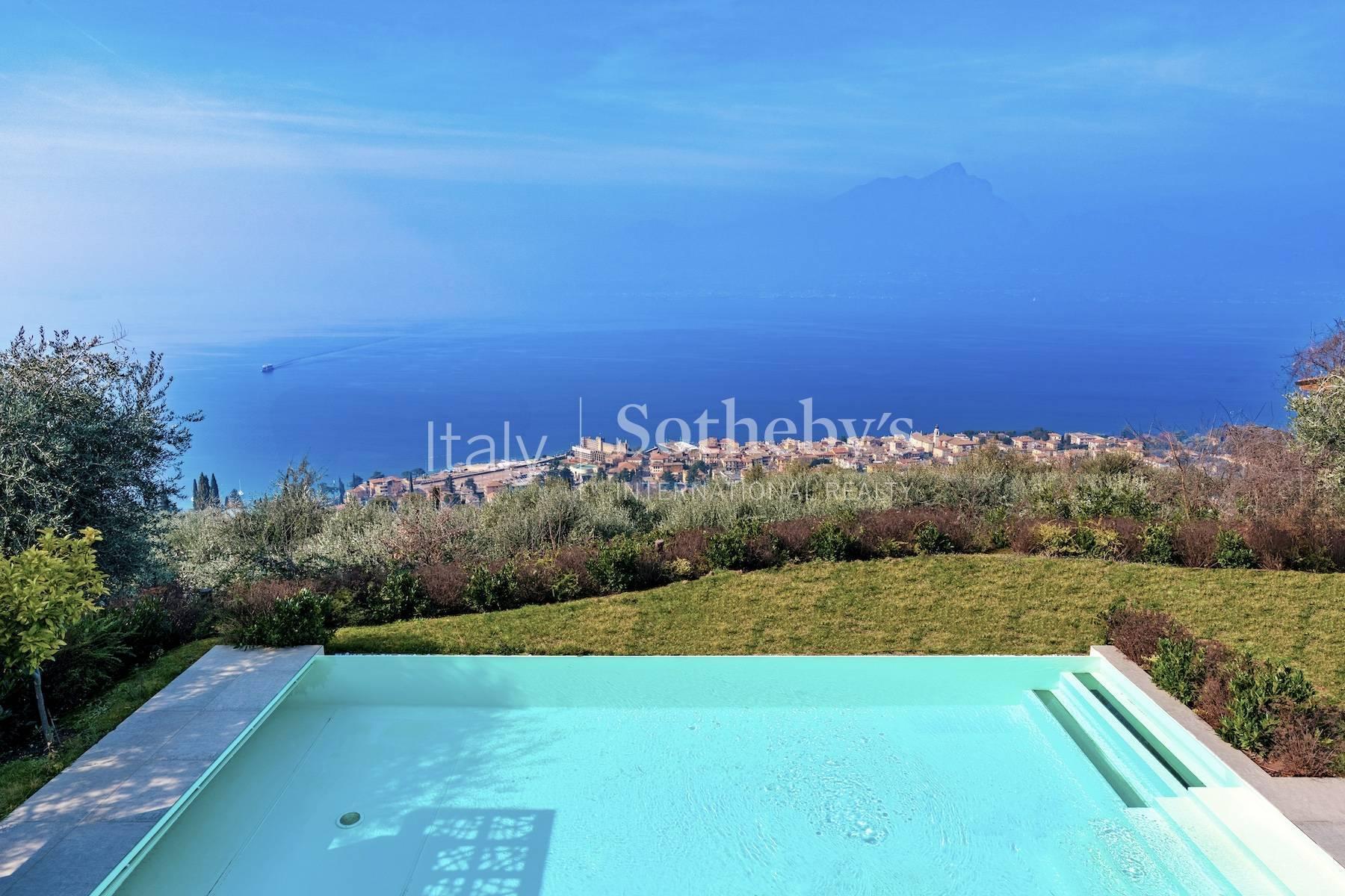 Splendida villa con vista sul Lago di Garda e piscina a sfioro, in vendita, Torri del Benaco | Sotheby’s Realty Italy - 21