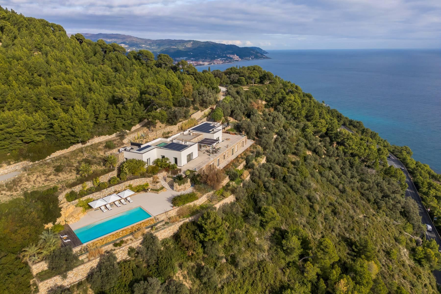Elegante villa sul litorale ligure con vista panoramica - 2