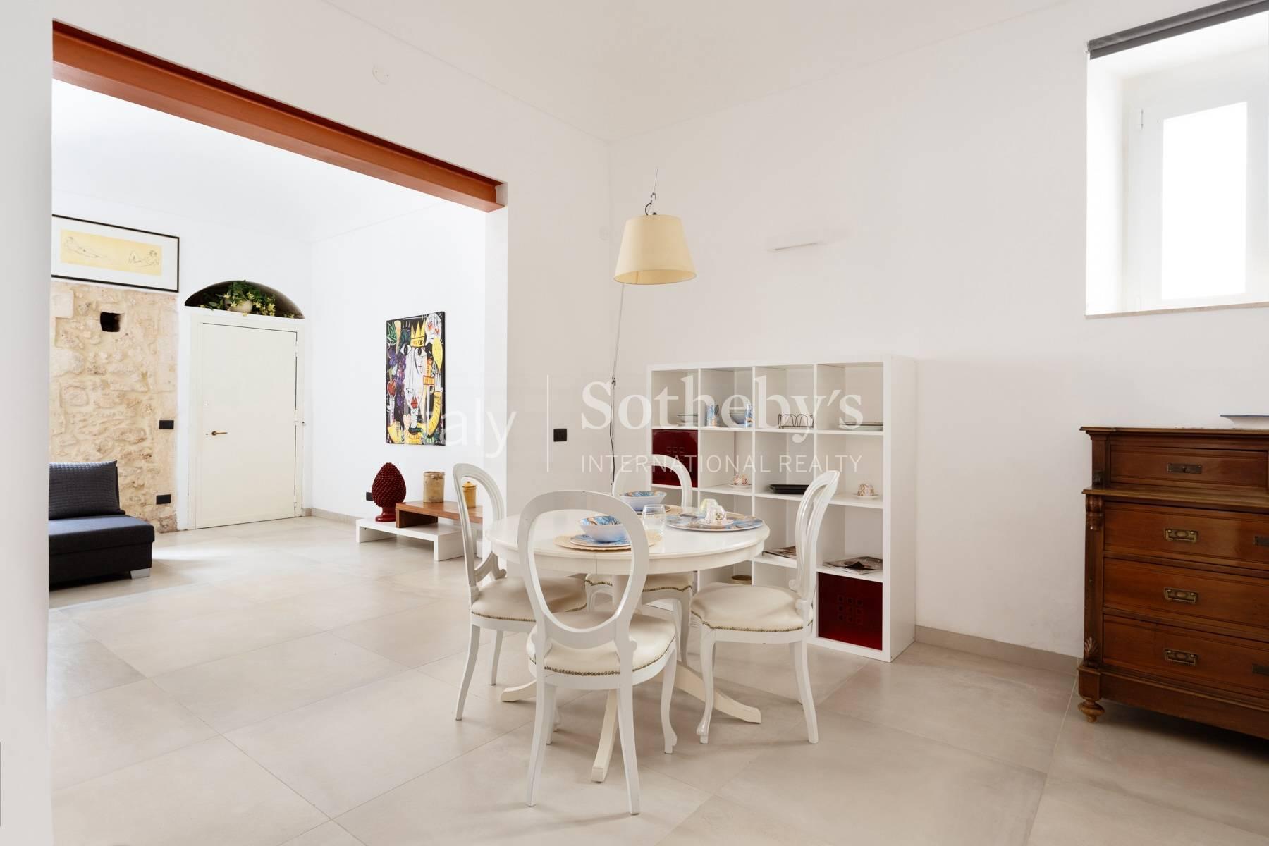 Elegante terracielo con terrazzo nel cuore di Noto, in vendita, Noto | Sotheby’s Realty Italy - 6
