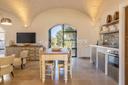 Esclusiva tenuta tra gli ulivi in Valle D'Itria, in vendita, Ostuni | Sotheby’s Realty Italy - 16