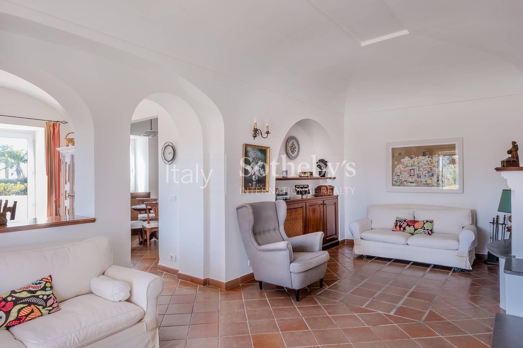 Charming Villa with Tennis Courts - 5