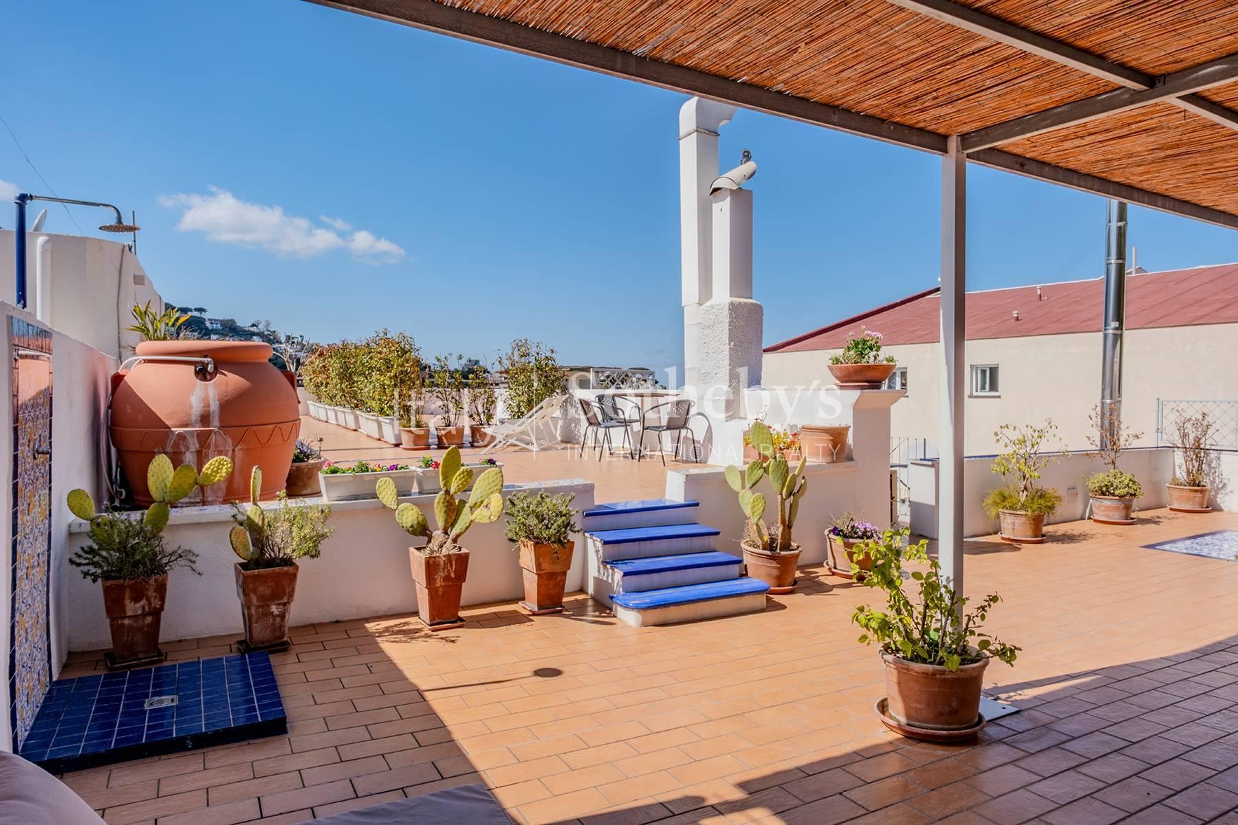 Appartamento con terrazza panoramica sul Porto di Ischia, in vendita, Ischia | Sotheby’s Realty Italy - 15