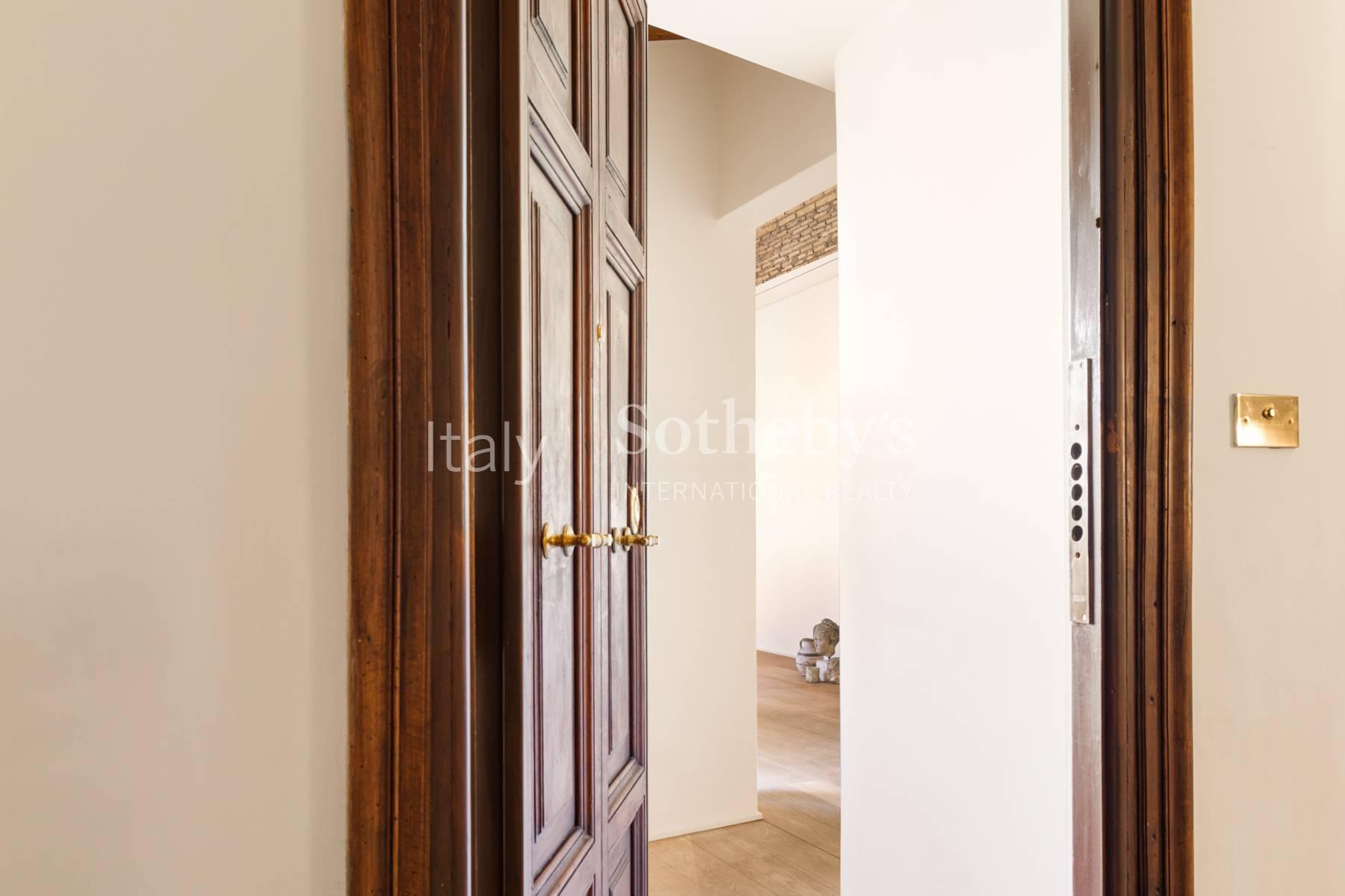 Attico di pregio con vista avvolgente sui tetti di Roma, in vendita, Roma | Sotheby’s Realty Italy - 16