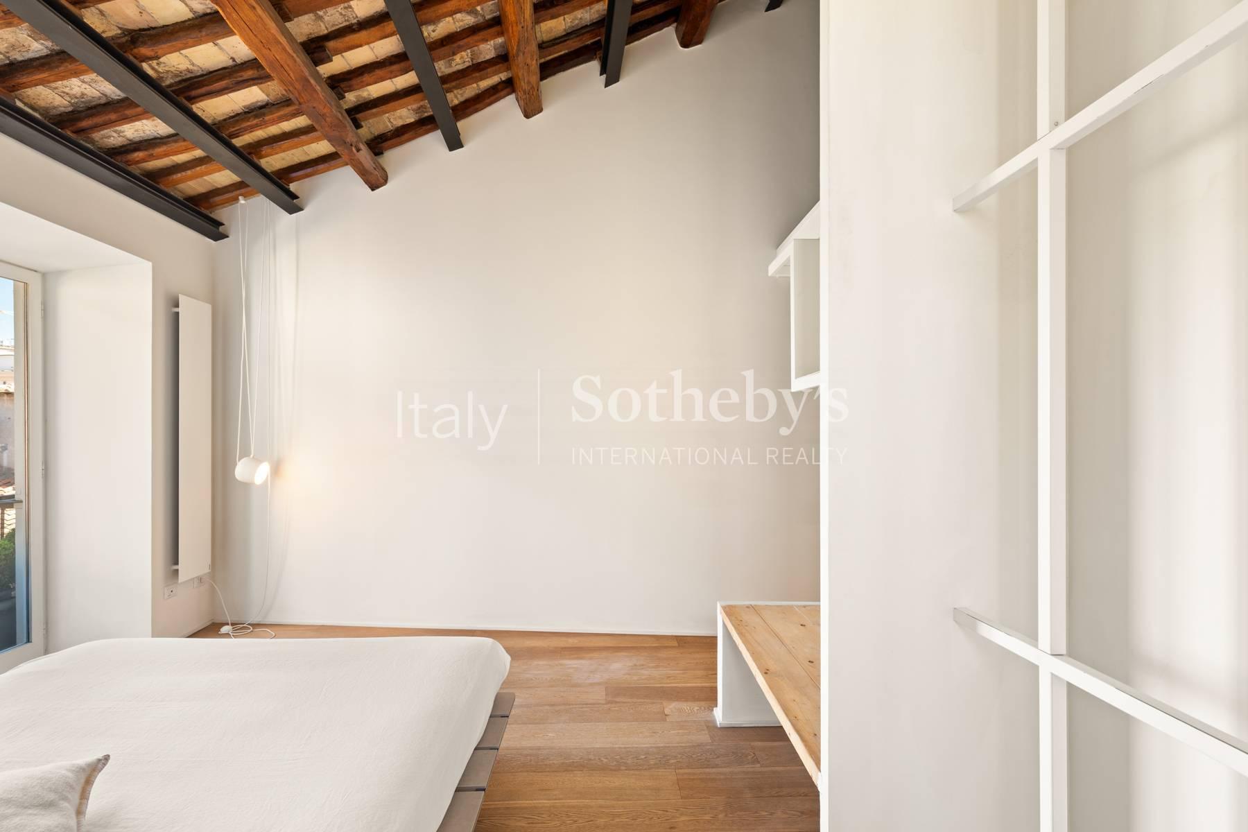 Attico di pregio con vista avvolgente sui tetti di Roma, in vendita, Roma | Sotheby’s Realty Italy - 11