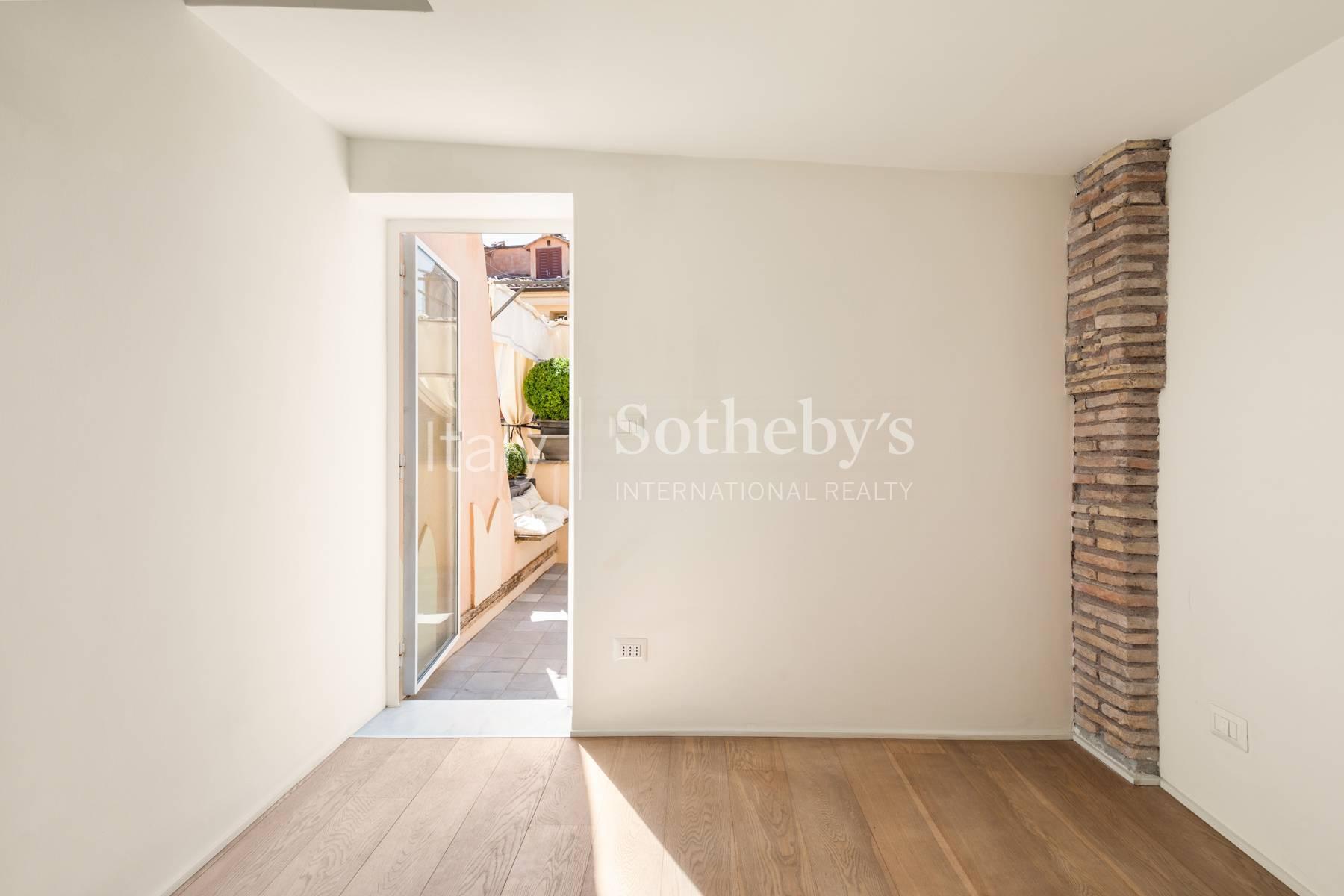 Attico di pregio con vista avvolgente sui tetti di Roma, in vendita, Roma | Sotheby’s Realty Italy - 5