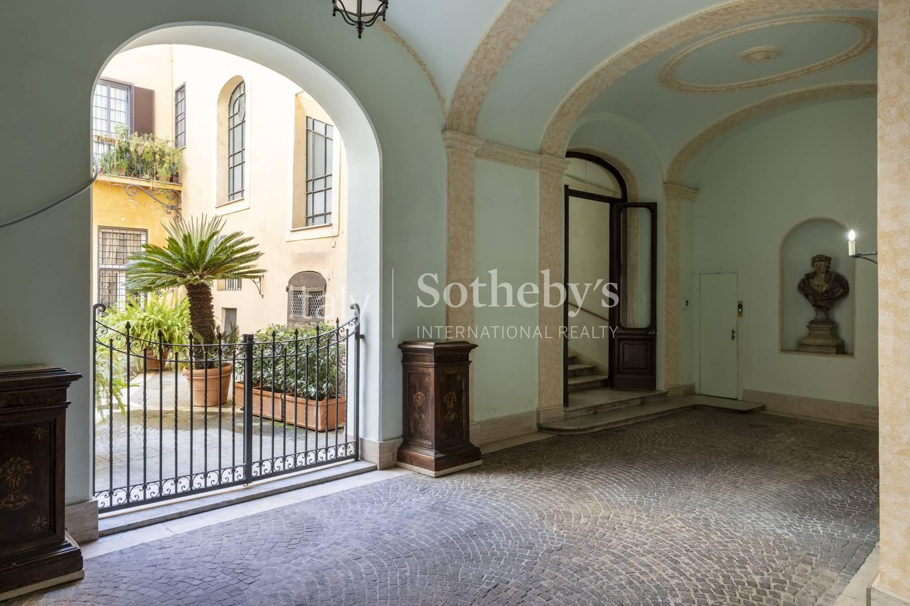 Attico di pregio con vista avvolgente sui tetti di Roma, in vendita, Roma | Sotheby’s Realty Italy - 19