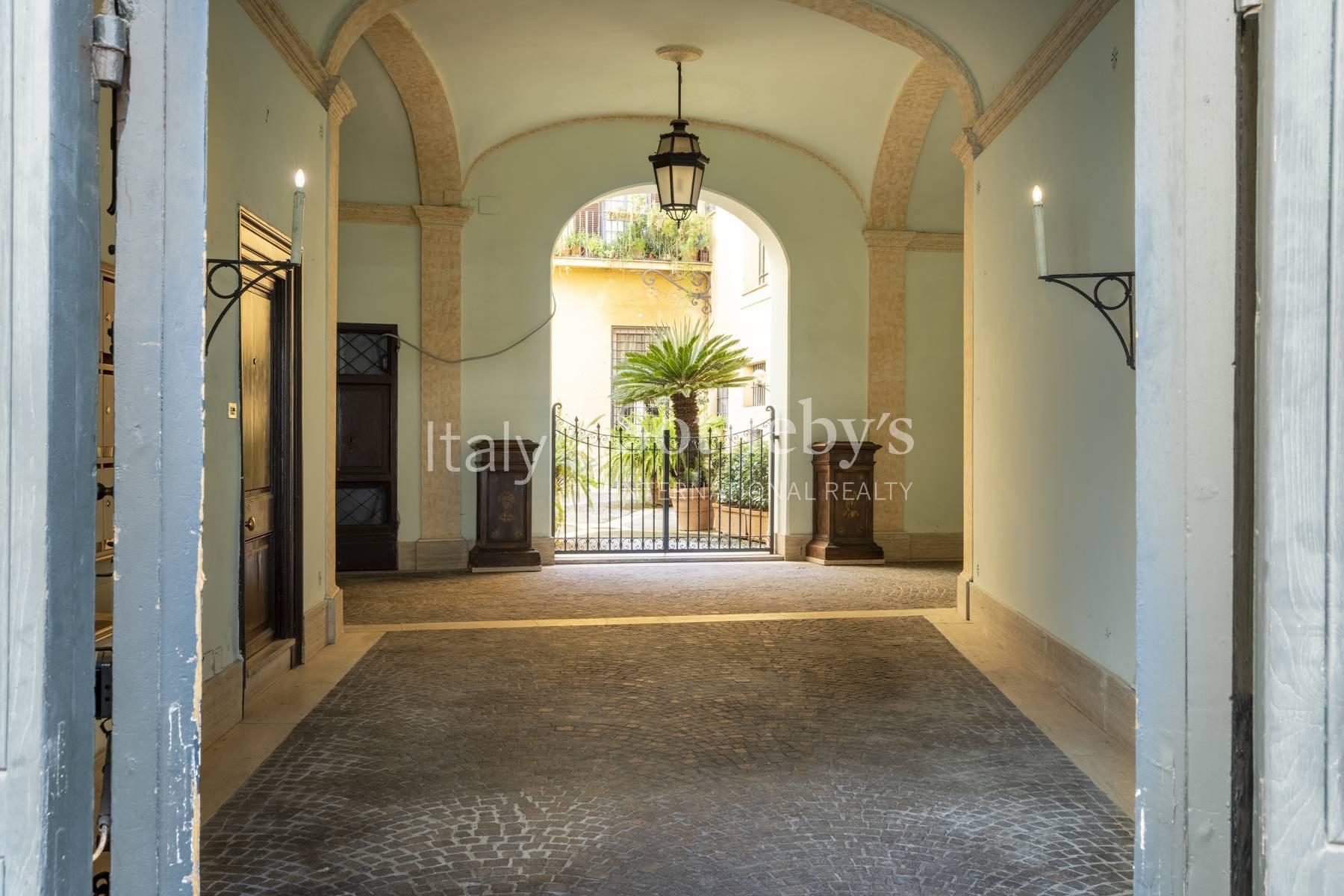 Attico di pregio con vista avvolgente sui tetti di Roma, in vendita, Roma | Sotheby’s Realty Italy - 20