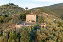 Splendida villa con magnifica vista sulla campagna Lucchese, in vendita, Lucca | Sotheby’s Realty Italy - 2