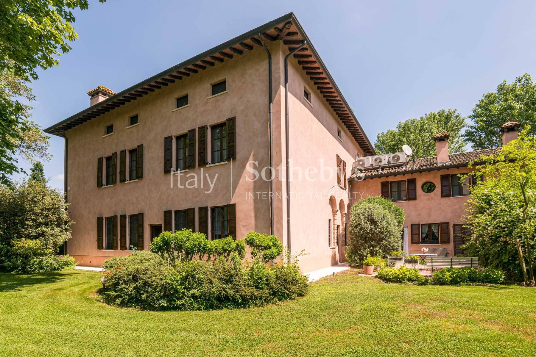 Villa storica con chiesa e tenuta agricola nel cuore di Parma - 5