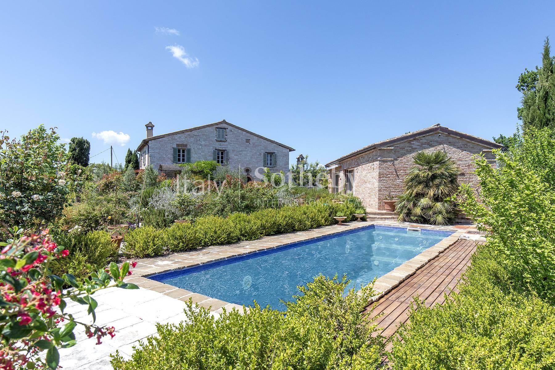 Casale storico con uliveto e piscina - 2