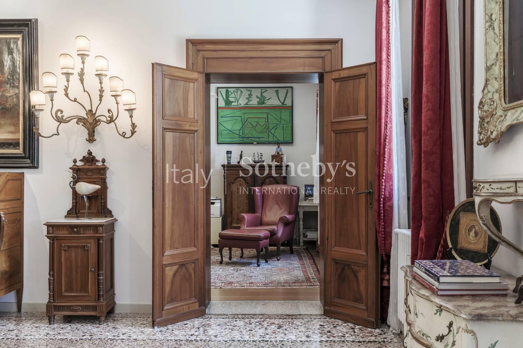 Villa neoclassica ristrutturata con adiacenze, parco e piscina - 8
