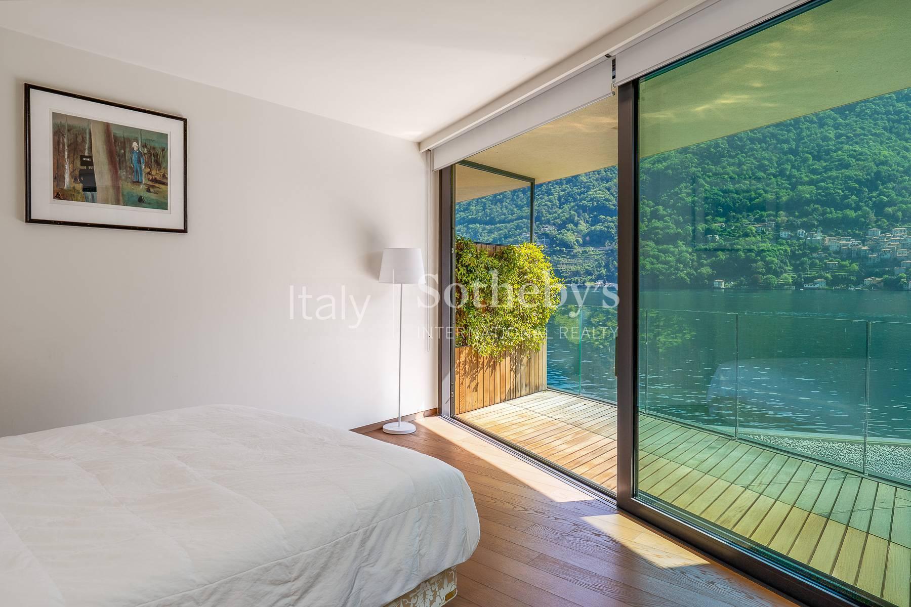 Iconico appartamento fronte lago con darsena e giardino privato, in vendita, Laglio | Sotheby’s Realty Italy - 12