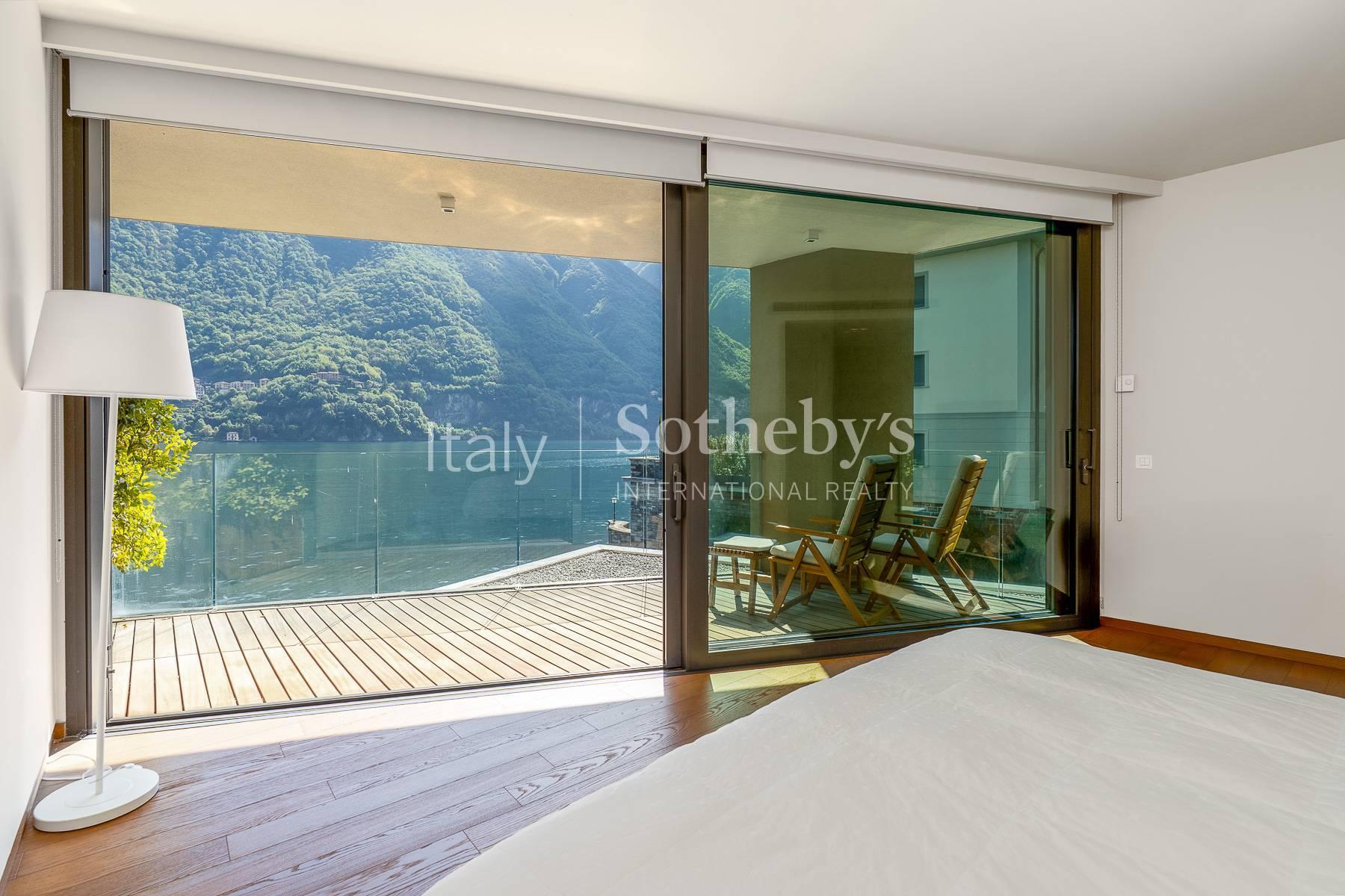 Iconico appartamento fronte lago con darsena e giardino privato, in vendita, Laglio | Sotheby’s Realty Italy - 14